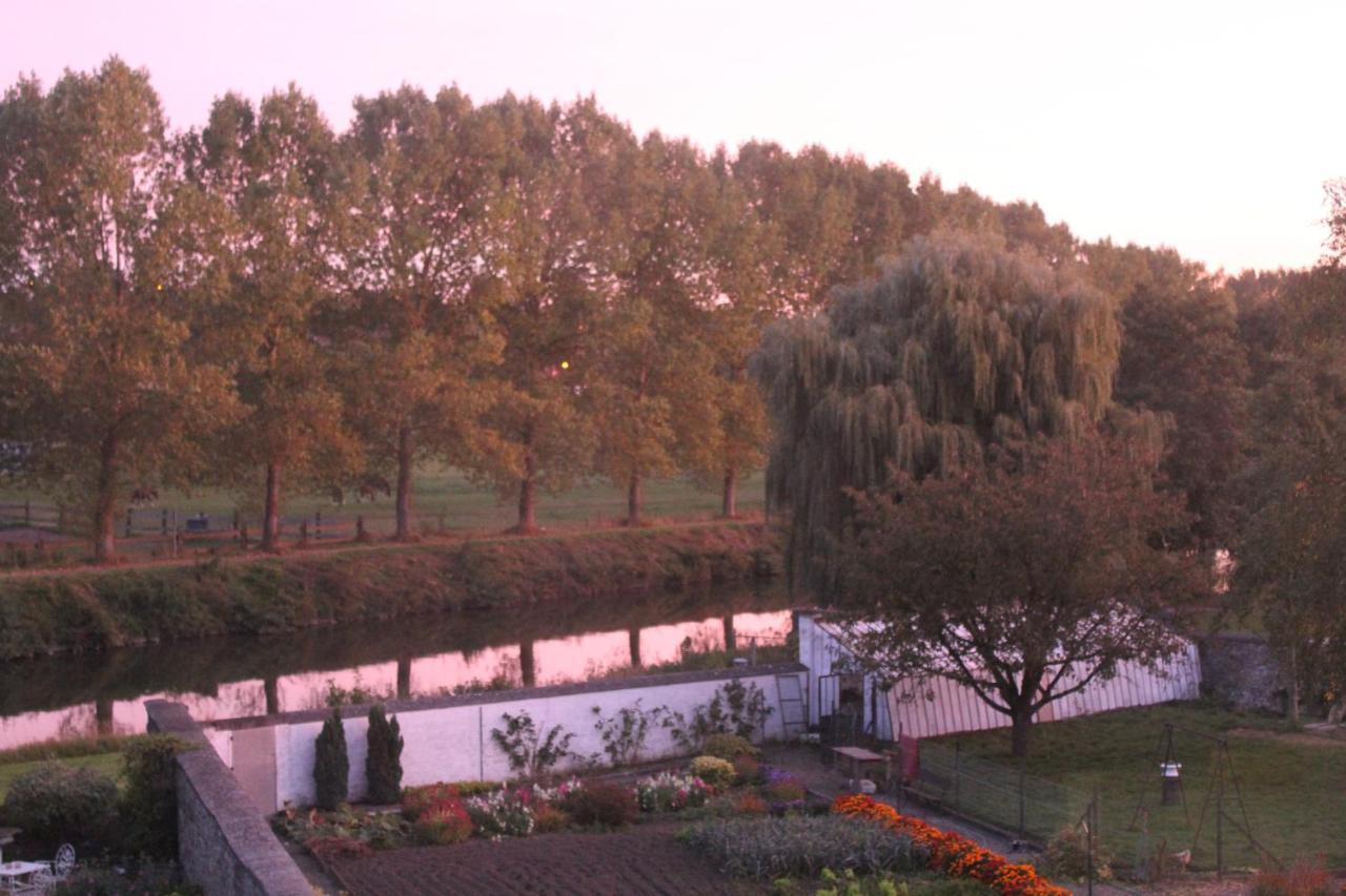 Au Crapaud Charmant Merbes-le-Chateau ภายนอก รูปภาพ