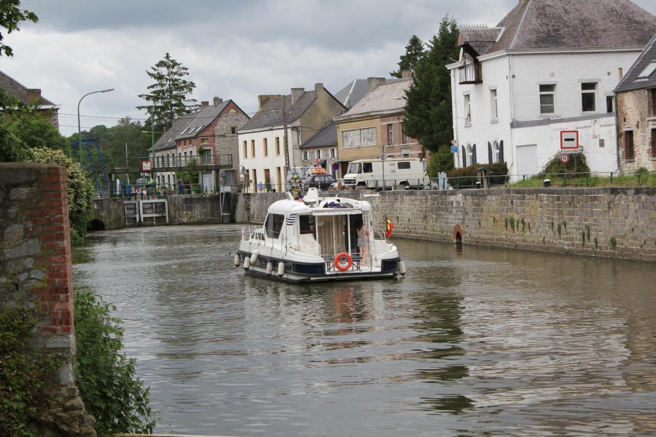 Au Crapaud Charmant Merbes-le-Chateau ภายนอก รูปภาพ